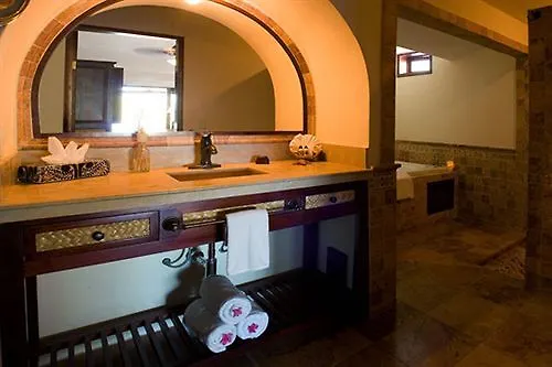 Cabo Surf Hotel 5*